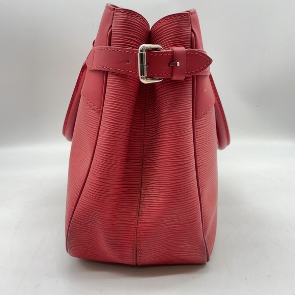 Louis Vuitton Epi Red Passy PM Hand Bag - Picture 3 of 12